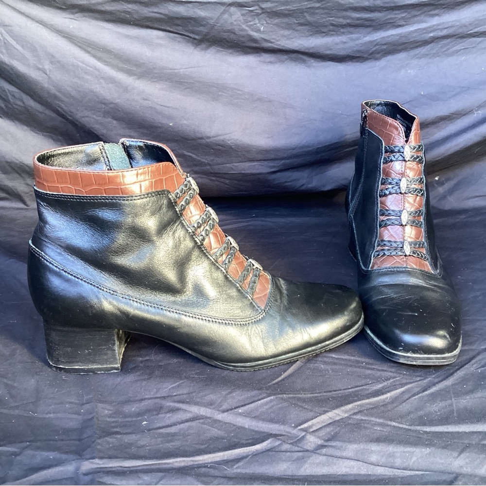 Women’s London Fog Sibelen Black / Brown Leather Heeled Ankle Booties Size 8 M